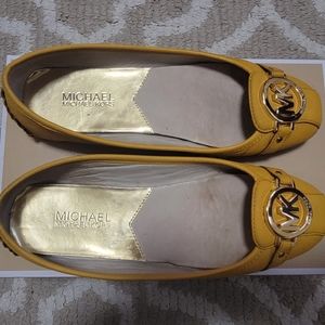 Pre-Owned Michael Kors Mustard Flats